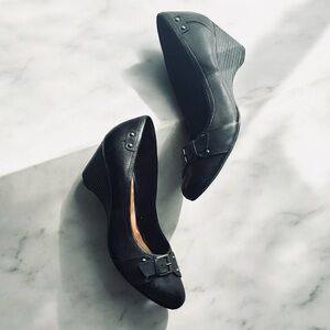 Clarks Artisan Leather Pumps